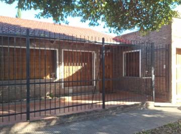 Casa de 4 ambientes, Rosario · Dueño Directo, Alquila Casa 3 Dorm. / 2 Baños / 2 Cocheras Cerradas