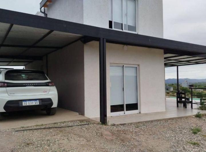 Casa · 122m² · 4 Ambientes · 1 Cochera