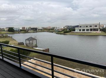 Casa · 940m² · 6 Ambientes · 2 Cocheras · Casa en Muelles