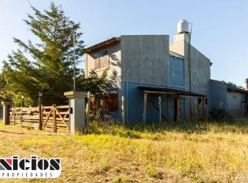 Casa de 4 ambientes, Nueva Atlantis · Casa con Amplio Parque - C1121