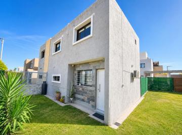 Casa de 6 ambientes, Córdoba · Dúplex en Valle Cercano | 2 Dorm + Patio | Apto Crédito – Usd 65.000