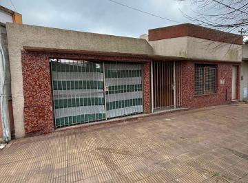Casa de 5 ambientes, La Plata · Casa a Refaccionar con 3 Unidades Independientes Ideal Inversores