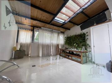 Casa · 320m² · 5 Ambientes · 3 Cocheras · Casa en Lanús