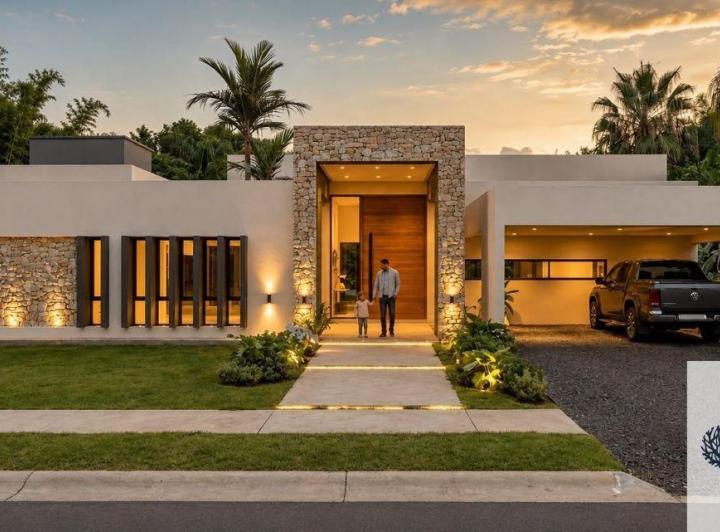 Casa · 205m² · 6 Ambientes · 2 Cocheras