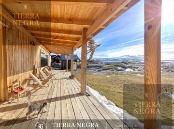 Casa · 138m² · 4 Ambientes · 1 Cochera · Oportunidad! Casa de Estilo Rústico en Marías del Valle.