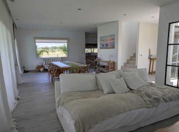 Casa · 210m² · 5 Ambientes · 4 Cocheras · Casa en Alquiler en Amarras, Puertos, Escobar