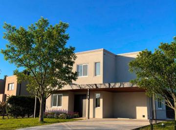Casa · 185m² · 6 Ambientes · 2 Cocheras · Casa en Estancias del Pilar