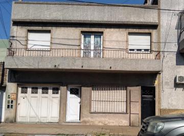 RUR-RRU-465_2 · Dpto 3 Ambientes Tipo Casa en Valentín Alsina, Lanús! con Patio y Terraza!