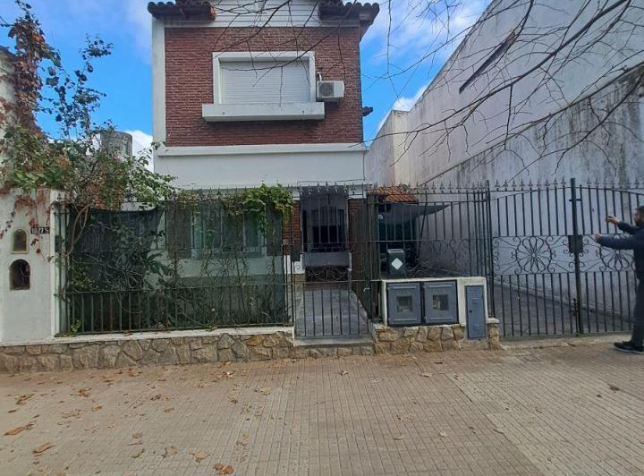 Casa · 200m² · 7 Ambientes