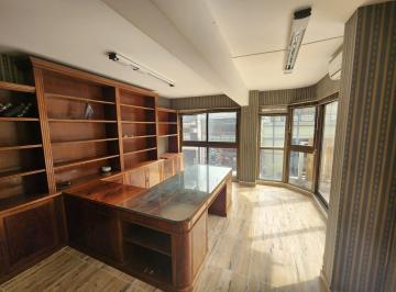 Oficina comercial · 85m² · 4 Ambientes · Oficina en Tribunales de 3 Despachos con Balcón Aterrazado!
