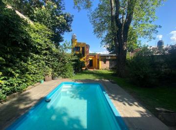 Casa · 227m² · 4 Ambientes · 1 Cochera · Venta Casa 4 Amb. C/ Pileta y Parque. Quilmes.