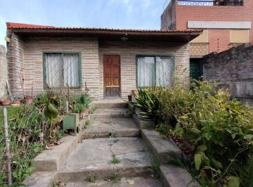 Casa · 93m² · 3 Ambientes · 1 Cochera · Venta Casa 3 Ambientes Jardín y Garaje en Dock Sud