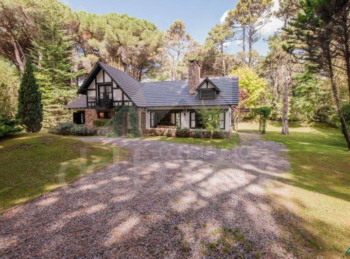 Casa · 200m² · 4 Ambientes