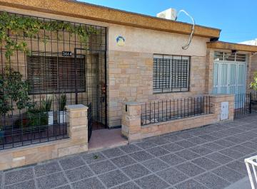 Casa de 5 ambientes, Villa Nueva · Dueño Vende