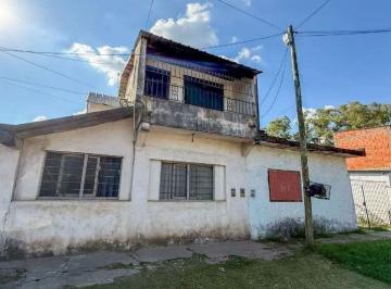 Casa · 92m² · 3 Ambientes · 1 Cochera · Venta Complejo 4 Departamentos de 2 y 3 Amb con Cochera - Cuartel Quinto, Moreno