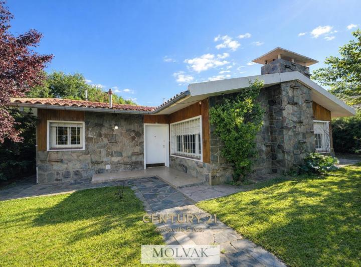 Casa · 476m² · 4 Ambientes · 1 Cochera