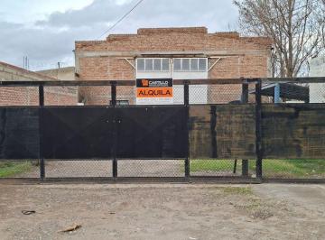 Bodega-Galpón , Plottier · Cerca de Zona Centro de La Ciudad de Plottier, con Orientación Oeste, Alquilo Galón.