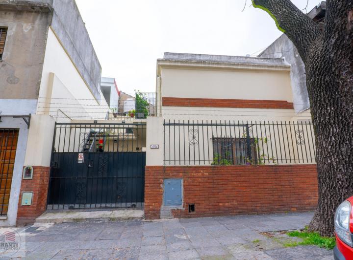 Casa · 90m² · 4 Ambientes · 1 Cochera