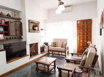 Casa · 165m² · 4 Ambientes · 1 Cochera · Casa en Venta Berazategui, Platanos