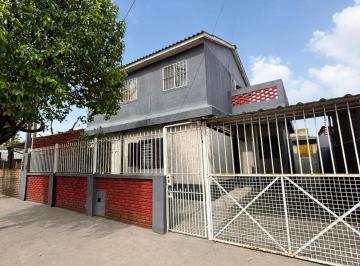 Casa · 150m² · 4 Ambientes · 2 Cocheras · Venta Casa Multifamiliar - Berazategui Centro