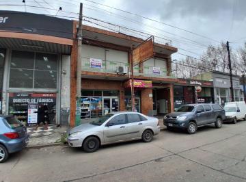 Local comercial , Esteban Echeverría · Exelente Local + Oficina, + Salon
