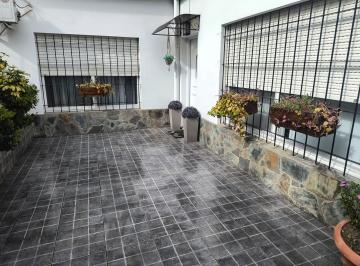 Casa de 4 ambientes, General San Martín · Venta Casa PH 4 Ambientes Patio Terraza José L. Suarez