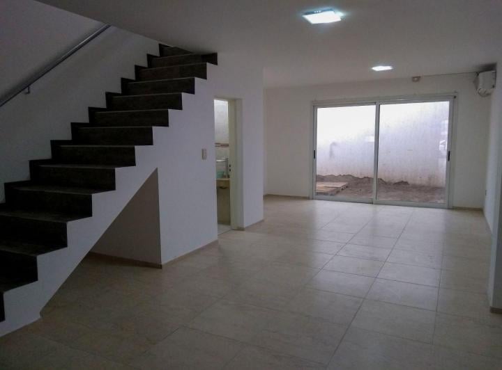 Departamento · 80m² · 5 Ambientes · 1 Cochera