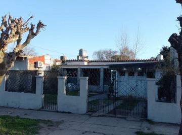 Casa · 60m² · 2 Ambientes · Casa con Gran Parque en Jose C. Paz