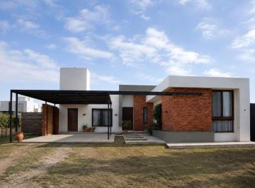 Casa de 7 ambientes, Mendiolaza · Venta Casa 3 Dorm. en Barrio Cerrado La Cercania – Mendiolaza