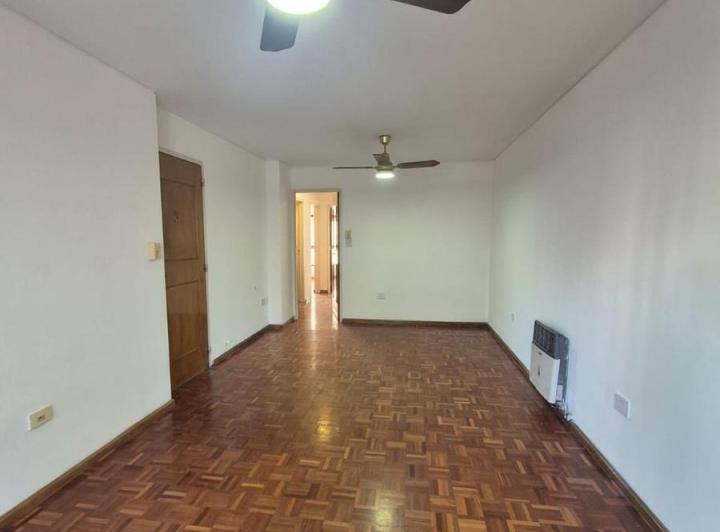 Departamento · 70m² · 5 Ambientes · 1 Cochera