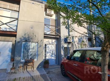 Casa · 80m² · 3 Ambientes · 1 Cochera · Duplex, 2 Plantas, 3 Amb. con Cochera