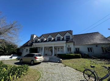 Casa · 650m² · Casa Chalet en Venta en Miraflores, Pilar, G. B. a. Zona Norte