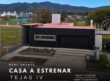 Casa · 166m² · 6 Ambientes · 1 Cochera · Venta Casa de Diseño de 3 Dorm. en Tejas 4 – Malagueño