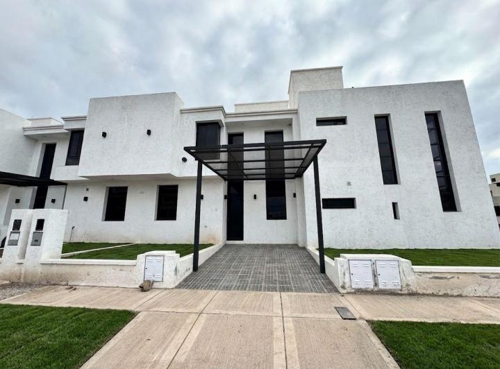 Casa · 101m² · 3 Ambientes · 1 Cochera