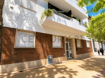 Oficina comercial · 75m² · 4 Ambientes · Alquiler Departamento - 2 Dorm.