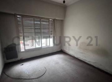 PH · 37m² · 2 Ambientes · 29 y 60 - PH a Refaccionar de un Dormitorio