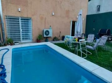 Casa · 3 Ambientes · 2 Cocheras · Casa La Venta en Parque Alvear