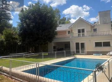 Casa · 400m² · 6 Ambientes · 3 Cocheras · Casa en 6 Amb en Venta Saint Thomas Norte - Sur