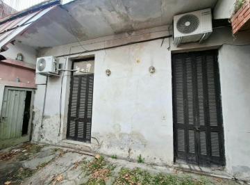 Casa de 4 ambientes, Parque Chacabuco · Casa de 4 Amb. C/patio y Terraza en Parque Chacabuco