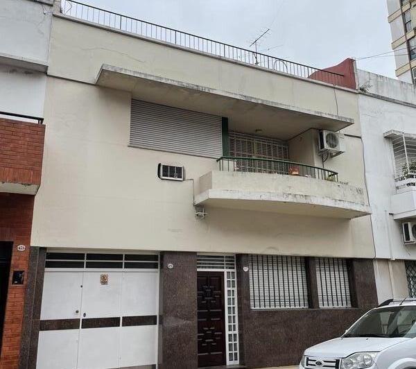 Casa · 200m² · 8 Ambientes · 1 Cochera