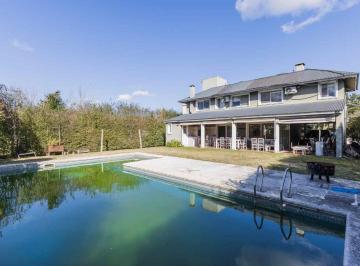 Casa · 183m² · 6 Ambientes · 2 Cocheras · Venta Casa 6 Amb Los Sauces - Apto Credito