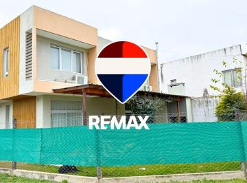 Casa · 93m² · 4 Ambientes · Casa Venta Septiembre San Lorenzo Chico