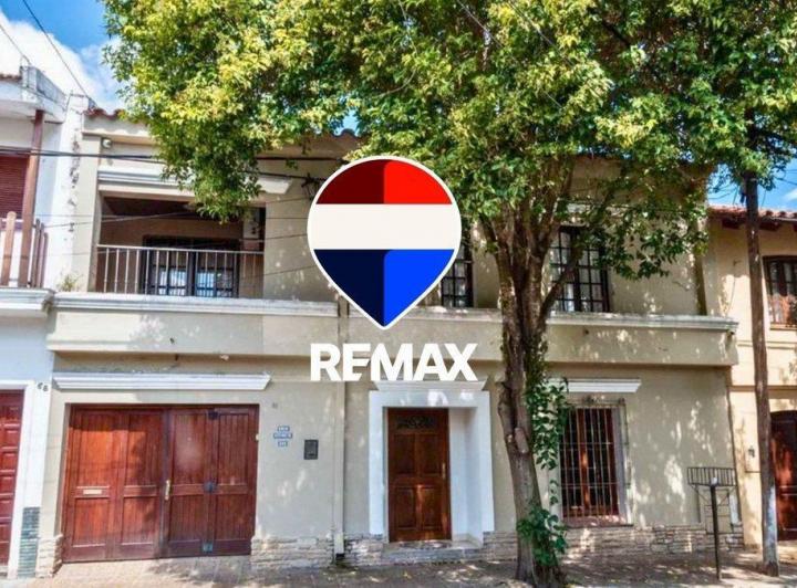 Casa · 300m² · 9 Ambientes