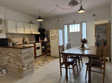PH · 76m² · 3 Ambientes · Se Vende Casa de 2 Dorm. en Barrio Roma