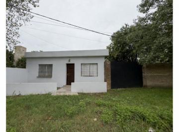 Casa · 80m² · 4 Ambientes · 1 Cochera · Se Vende Casa de 2 Dorm. en Santo Tomé