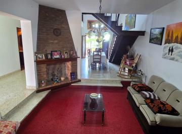 Casa · 262m² · 7 Ambientes · 1 Cochera · Centro de Avellaneda, Se Vende Casa con Pileta