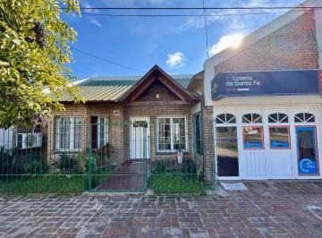 Casa · 123m² · 6 Ambientes · 1 Cochera · Casa de 3 Dorm. en Venta – Barrio Chapero