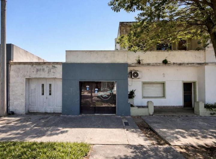 Casa · 228m² · 6 Ambientes · 1 Cochera