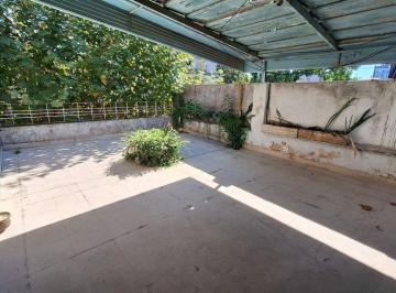 Casa · 157m² · 4 Ambientes · 2 Cocheras · Venta Casa Quilmes - 4 Amb + Jardin y Terraza