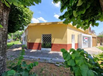 Casa · 170m² · 5 Ambientes · 1 Cochera · Venta Casa en Esquina Llavallol
